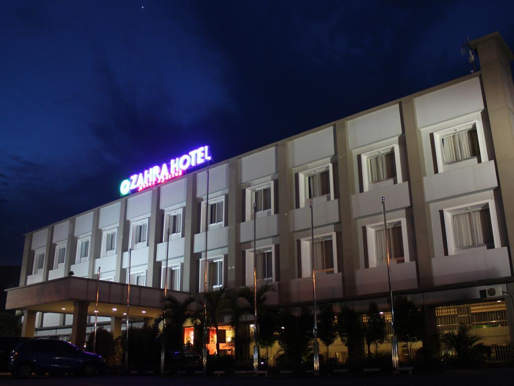 Zahra Syariah Hotel Kendari Bagian luar foto